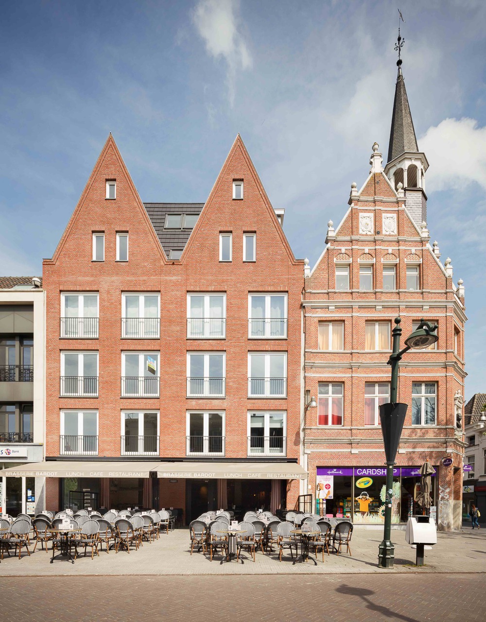 Nieuwbouw appartementen en realisatie Restaurant Bardot