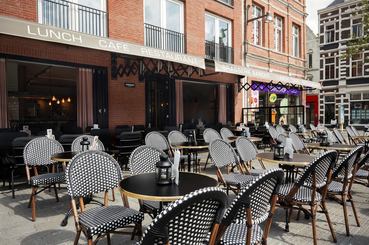 Nieuwbouw appartementen en realisatie Restaurant Bardot